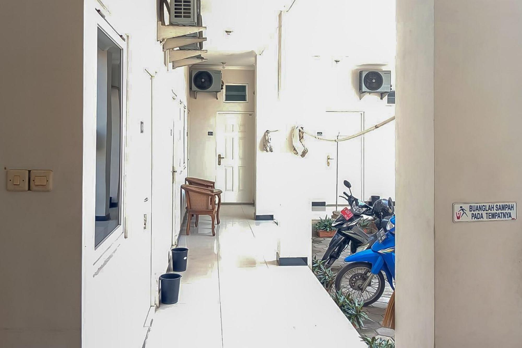 Waringin Guest House Tegal Mitra Reddoorz Exterior photo